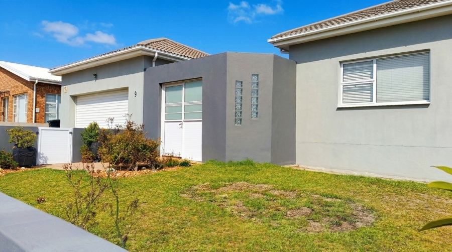 4 Bedroom Property for Sale in Oceanview Heights Western Cape
